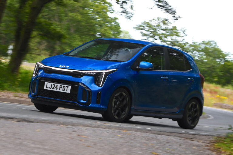 kia picanto front quarter tracking