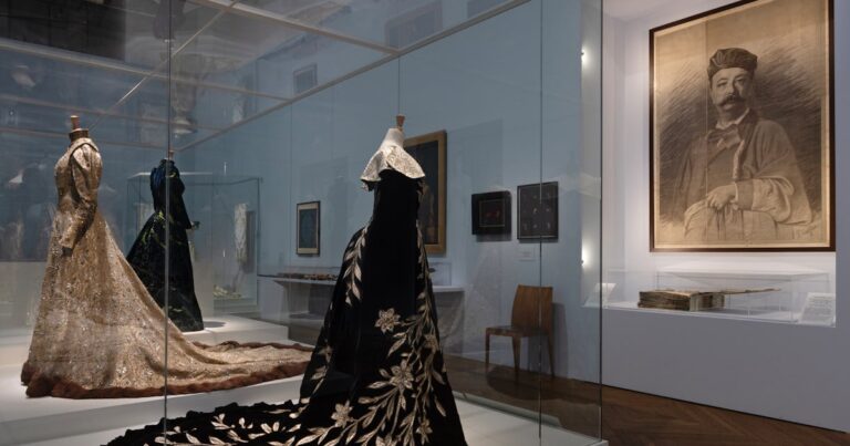 10 credit parismusees petitpalais gautierdeblonde